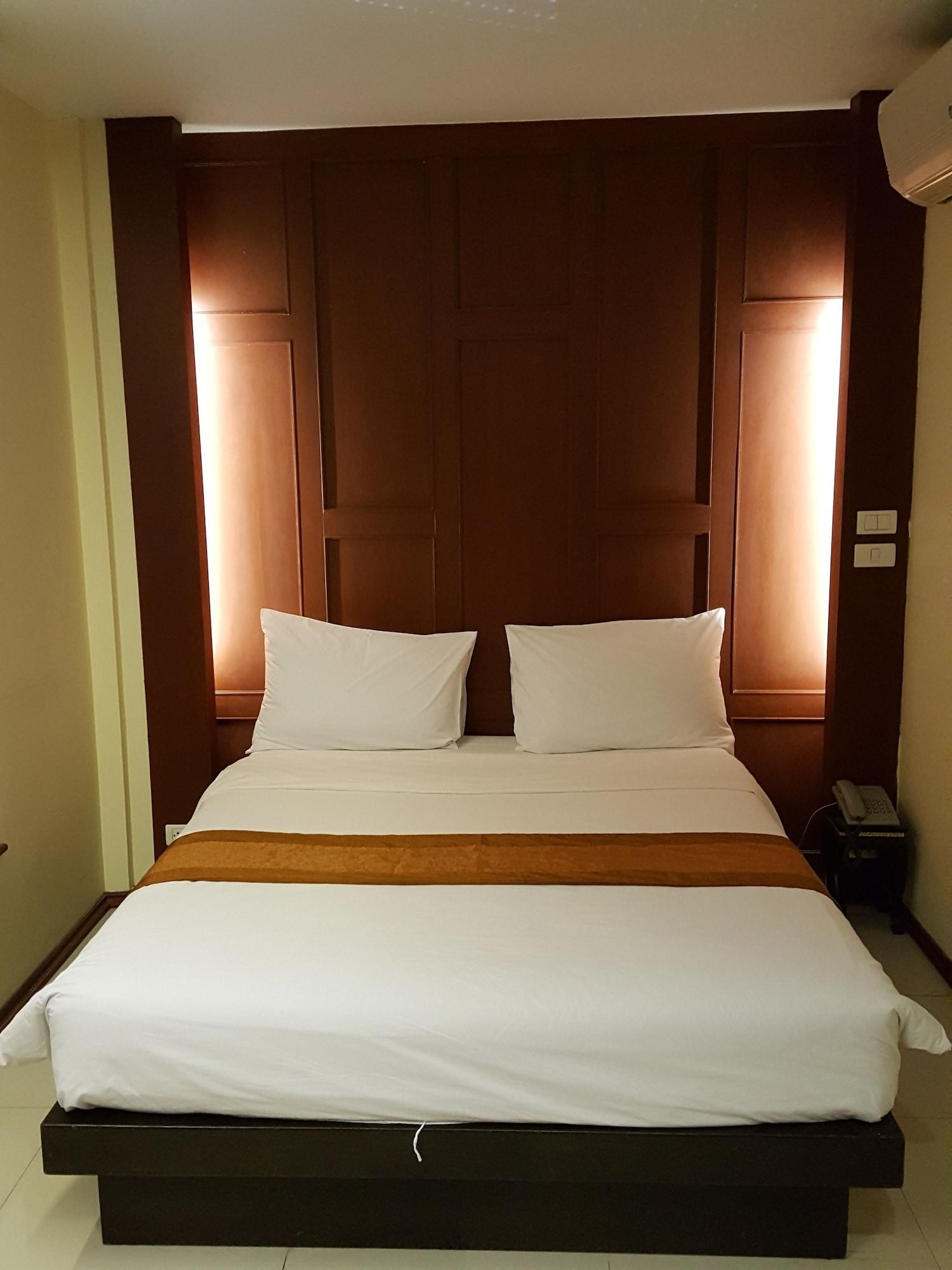 W 21 Hotel Bangkok Bagian luar foto