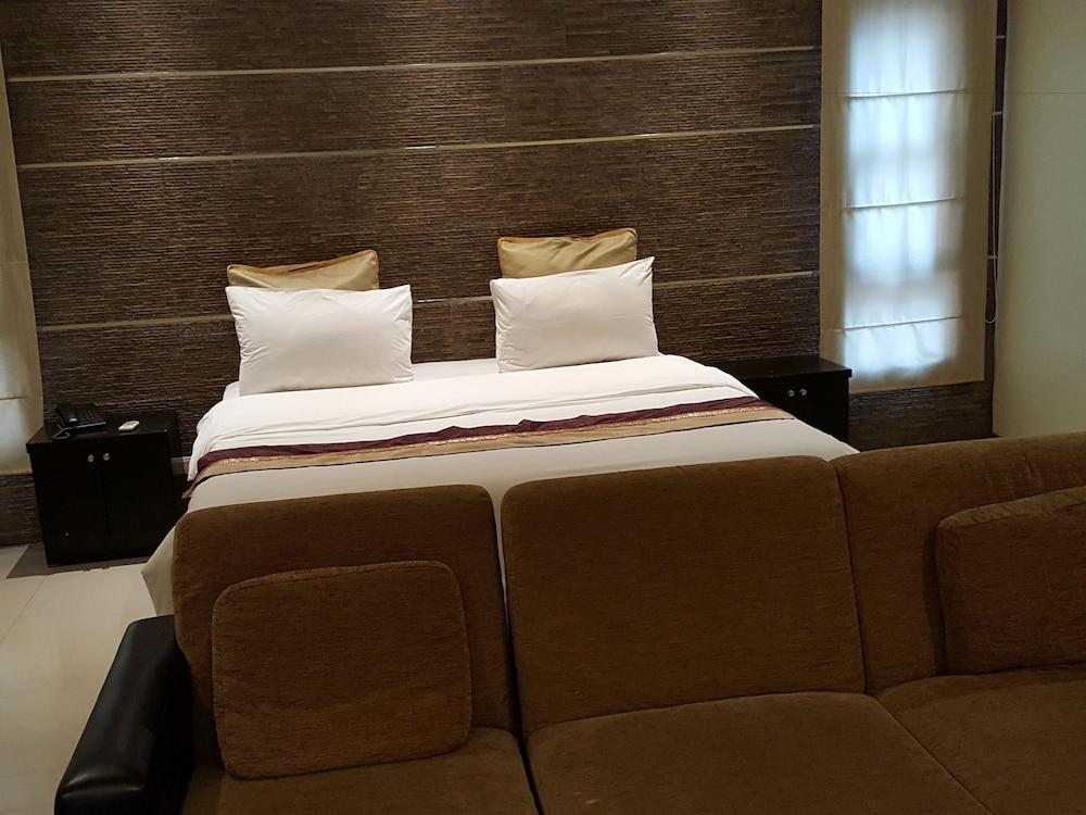 W 21 Hotel Bangkok Bagian luar foto
